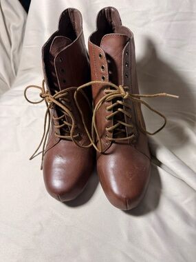 Nine West Brown Leather Lace-Up Ankle Boots